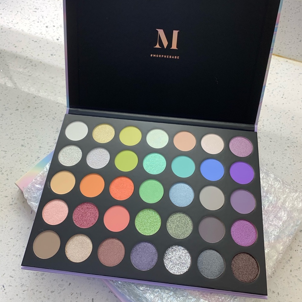 Limited Edition Sold Out Morphe 35I Icy Fantasy